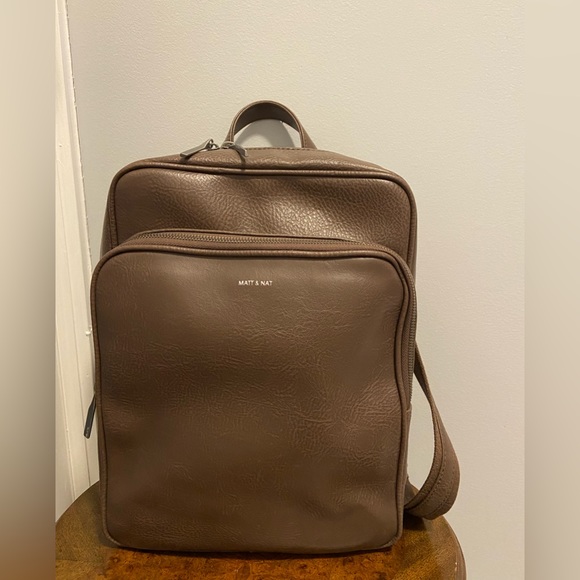 Matt & Nat Backpack - Picture 1 of 3